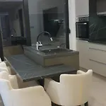 Maisonette Apartment *